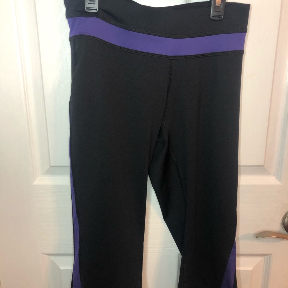 cropped workout leggings